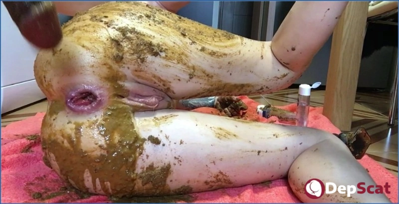 Diana Spark's Extreme Scat Domination - FullHD 1080p