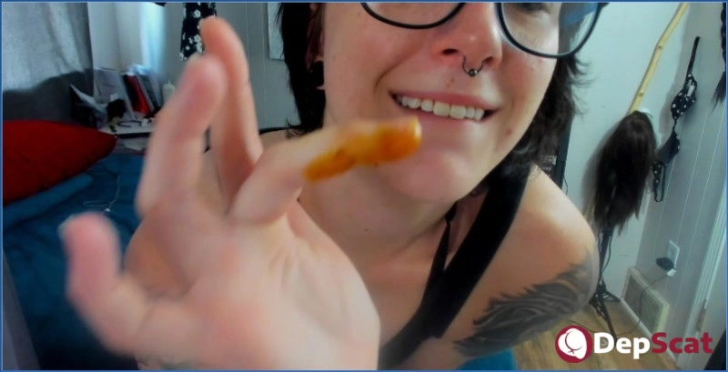 Missellie and Ellie Shae enjoy in Diarrhea Licking and Peeing Scat Porn