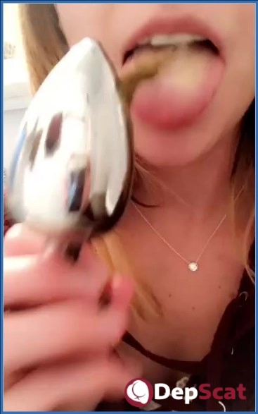 Download LilbuttLex, SluttyLittleLex- Cleaning My Butt Plug with Tongue- Scat XXX- SD DepScat.com