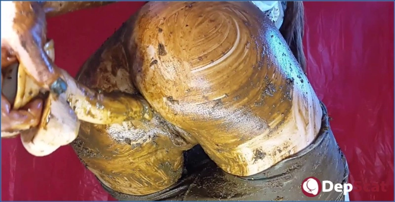 Download Anna Coprofield in Dirty Grey Leggings Scat Porn FullHD 1080p from DepScat