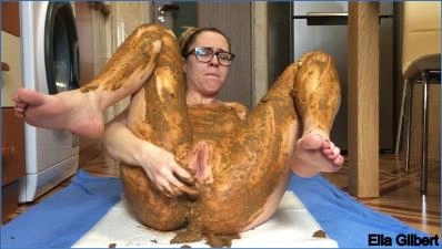 Ella Gilbert's Extreme Facial and Clothing Smearing in Scat Solo Masturbation