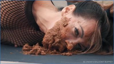 Download Blondie's Balcony Buffet: Scat Pervert Girls' brutal Spit & Vomit romp FullHD 1080p DepScat.com