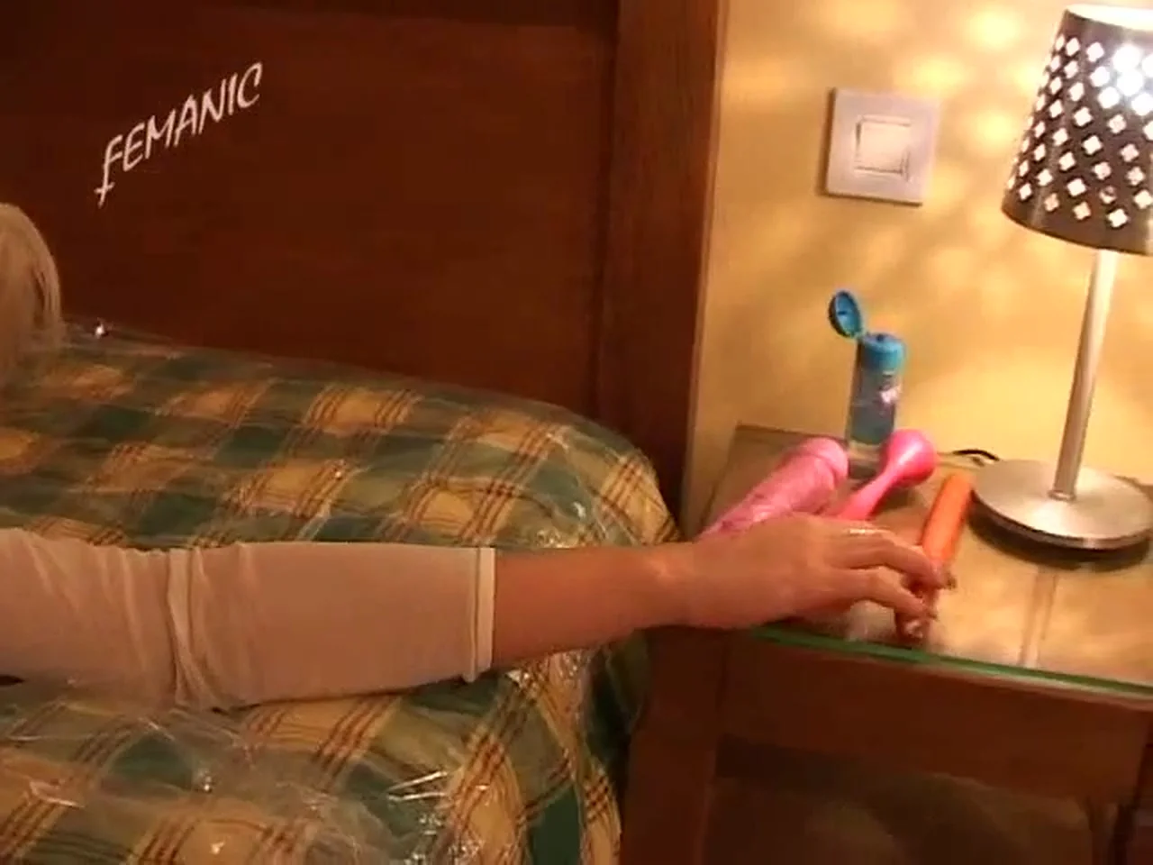Download Helen Gets Grimy in a Dirty Femanic Toilet Clip DepScat.com