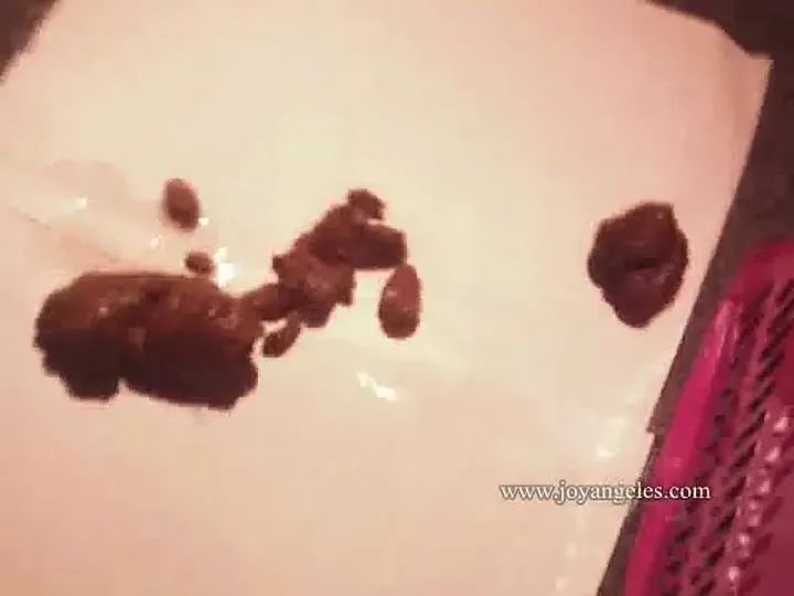 Download Eve Squats For A Clear Messy Pooping Bonus Clip DepScat.com