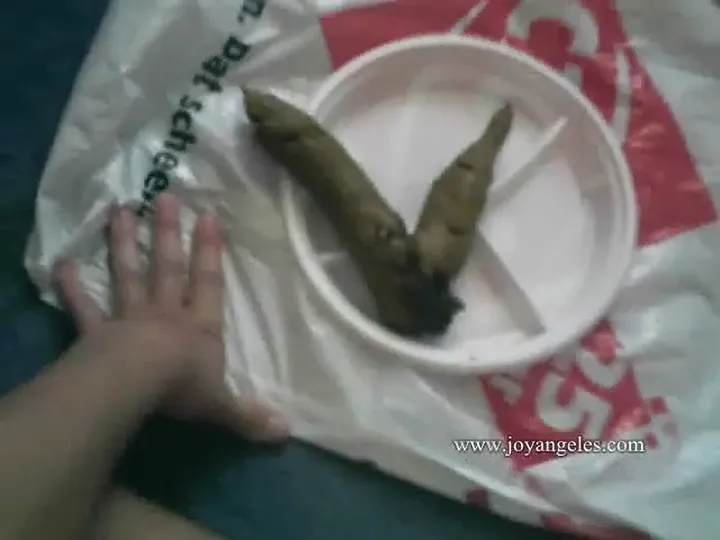 A New Joyangeles Model Bares Down for a Messy Solo Dump