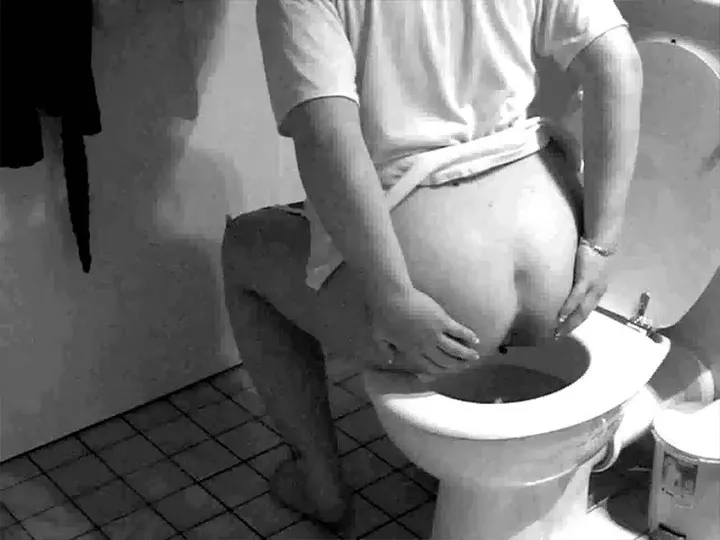 Download Spy Cam Catches a Neighbour Woman on the Toilet DepScat.com